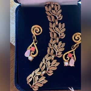 Vintage Crown Trifari w/ gem earrings